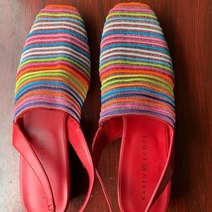 Karen Scott 8.5M, red with colorful toe cap area